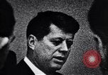 Immagine di John F Kennedy parlando di consulenti militari Washington DC USA, 1963, secondo 34 filmato di repertorio 65675034342