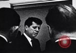 Immagine di John F Kennedy parlando di consulenti militari Washington DC USA, 1963, secondo 38 filmato di repertorio 65675034342