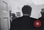 Immagine di John F Kennedy parlando di consulenti militari Washington DC USA, 1963, secondo 45 filmato di repertorio 65675034342