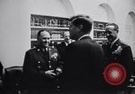 Immagine di John F Kennedy parlando di consulenti militari Washington DC USA, 1963, secondo 47 filmato di repertorio 65675034342