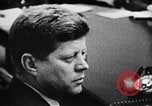 Immagine di John F Kennedy parlando di consulenti militari Washington DC USA, 1963, secondo 58 filmato di repertorio 65675034342