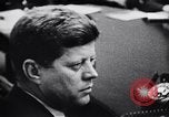 Immagine di John F Kennedy parlando di consulenti militari Washington DC USA, 1963, secondo 59 filmato di repertorio 65675034342