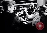 Immagine di John F Kennedy saluto il popolo americano United States USA, 1963, secondo 10 filmato di repertorio 65675034343