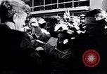 Immagine di John F Kennedy saluto il popolo americano United States USA, 1963, secondo 13 filmato di repertorio 65675034343