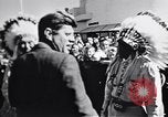 Immagine di John F Kennedy saluto il popolo americano United States USA, 1963, secondo 23 filmato di repertorio 65675034343