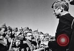 Immagine di John F Kennedy saluto il popolo americano United States USA, 1963, secondo 28 filmato di repertorio 65675034343