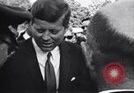 Immagine di John F Kennedy saluto il popolo americano United States USA, 1963, secondo 32 filmato di repertorio 65675034343