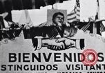 Immagine di John F Kennedy accolti da Latin American folla America Latina, 1961, secondo 1 filmato di repertorio 65675034344