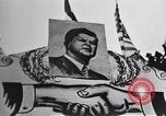 Immagine di John F Kennedy accolti da Latin American folla America Latina, 1961, secondo 3 filmato di repertorio 65675034344