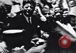 Immagine di John F Kennedy accolti da Latin American folla America Latina, 1961, secondo 12 filmato di repertorio 65675034344