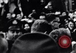 Immagine di John F Kennedy accolti da Latin American folla America Latina, 1961, secondo 21 filmato di repertorio 65675034344
