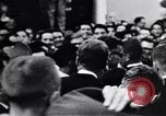 Immagine di John F Kennedy accolti da Latin American folla America Latina, 1961, secondo 26 filmato di repertorio 65675034344