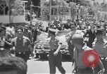 Immagine di John F Kennedy accolti da Latin American folla America Latina, 1961, secondo 33 filmato di repertorio 65675034344