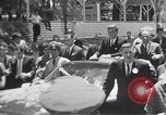 Immagine di John F Kennedy accolti da Latin American folla America Latina, 1961, secondo 38 filmato di repertorio 65675034344