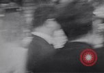 Immagine di John F Kennedy accolti da Latin American folla America Latina, 1961, secondo 56 filmato di repertorio 65675034344