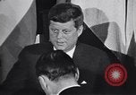 Immagine di John F Kennedy Parigi Francia, 1961, secondo 33 filmato di repertorio 65675034346