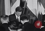 Immagine di John F Kennedy Parigi Francia, 1961, secondo 36 filmato di repertorio 65675034346