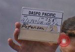 Standbild Airmen roll Bomben auf Gabelstapler Thailand, 1969, aus Sekunde 4 historischem Filmmaterial Videoclip 65675034369