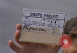 Standbild Airmen roll Bomben auf Gabelstapler Thailand, 1969, aus Sekunde 8 historischem Filmmaterial Videoclip 65675034369