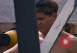Standbild Airmen roll Bomben auf Gabelstapler Thailand, 1969, aus Sekunde 42 historischem Filmmaterial Videoclip 65675034369