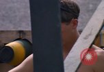 Standbild Airmen roll Bomben auf Gabelstapler Thailand, 1969, aus Sekunde 43 historischem Filmmaterial Videoclip 65675034369