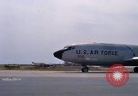 Standbild KC-135 Air Force Tanker Thailand, 1969, aus Sekunde 47 historischem Filmmaterial Videoclip 65675034370