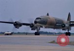 Standbild KC-135 Air Force Tanker Thailand, 1969, aus Sekunde 60 historischem Filmmaterial Videoclip 65675034370