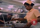 Standbild modulare Speisesaal serviert Airmen bei U-Tapao Royal Thai Navy Flugplatz Thailand, 1969, aus Sekunde 35 historischem Filmmaterial Videoclip 65675034378