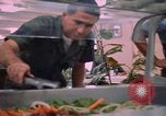 Standbild modulare Speisesaal serviert Airmen bei U-Tapao Royal Thai Navy Flugplatz Thailand, 1969, aus Sekunde 38 historischem Filmmaterial Videoclip 65675034378