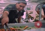 Standbild modulare Speisesaal serviert Airmen bei U-Tapao Royal Thai Navy Flugplatz Thailand, 1969, aus Sekunde 39 historischem Filmmaterial Videoclip 65675034378