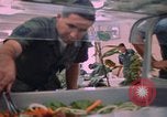 Standbild modulare Speisesaal serviert Airmen bei U-Tapao Royal Thai Navy Flugplatz Thailand, 1969, aus Sekunde 43 historischem Filmmaterial Videoclip 65675034378