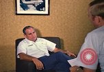 Standbild US Air Force Lieutenant Colonel Joseph M Valenti Thailand, 1972, aus Sekunde 11 historischem Filmmaterial Videoclip 65675034380