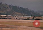Immagine di C-5un rifornimento a U Tapao-Royal Thai Navy Airfield Della Thailandia, 1972, secondo 15 filmato di repertorio 65675034382