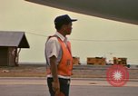 Immagine di C-5un rifornimento a U Tapao-Royal Thai Navy Airfield Della Thailandia, 1972, secondo 23 filmato di repertorio 65675034382