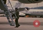 Immagine di C-5un rifornimento a U Tapao-Royal Thai Navy Airfield Della Thailandia, 1972, secondo 38 filmato di repertorio 65675034382