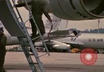 Immagine di C-5un rifornimento a U Tapao-Royal Thai Navy Airfield Della Thailandia, 1972, secondo 39 filmato di repertorio 65675034382