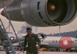 Immagine di C-5un rifornimento a U Tapao-Royal Thai Navy Airfield Della Thailandia, 1972, secondo 41 filmato di repertorio 65675034382