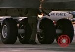 Immagine di C-5un rifornimento a U Tapao-Royal Thai Navy Airfield Della Thailandia, 1972, secondo 44 filmato di repertorio 65675034382
