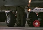 Immagine di C-5un rifornimento a U Tapao-Royal Thai Navy Airfield Della Thailandia, 1972, secondo 45 filmato di repertorio 65675034382
