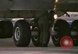Immagine di C-5un rifornimento a U Tapao-Royal Thai Navy Airfield Della Thailandia, 1972, secondo 47 filmato di repertorio 65675034382