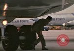 Immagine di C-5un rifornimento a U Tapao-Royal Thai Navy Airfield Della Thailandia, 1972, secondo 49 filmato di repertorio 65675034382