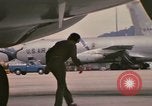 Immagine di C-5un rifornimento a U Tapao-Royal Thai Navy Airfield Della Thailandia, 1972, secondo 50 filmato di repertorio 65675034382
