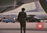 Immagine di C-5un rifornimento a U Tapao-Royal Thai Navy Airfield Della Thailandia, 1972, secondo 51 filmato di repertorio 65675034382