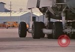 Immagine di C-5un rifornimento a U Tapao-Royal Thai Navy Airfield Della Thailandia, 1972, secondo 55 filmato di repertorio 65675034382