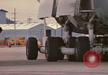 Immagine di C-5un rifornimento a U Tapao-Royal Thai Navy Airfield Della Thailandia, 1972, secondo 57 filmato di repertorio 65675034382