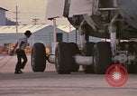 Immagine di C-5un rifornimento a U Tapao-Royal Thai Navy Airfield Della Thailandia, 1972, secondo 58 filmato di repertorio 65675034382