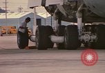 Immagine di C-5un rifornimento a U Tapao-Royal Thai Navy Airfield Della Thailandia, 1972, secondo 60 filmato di repertorio 65675034382