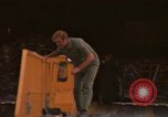Immagine di C-5A essere scaricato da avieri del 6° porta antenna squadrone Della Thailandia, 1972, secondo 60 filmato di repertorio 65675034383