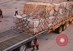 Immagine di Noi vi porta antenna squadrone offload del personale un C-5 velivolo Della Thailandia, 1972, secondo 50 filmato di repertorio 65675034384