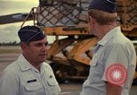 Standbild USAF Oberstleutnant Joseph M Valenti Thailand, 1972, aus Sekunde 19 historischem Filmmaterial Videoclip 65675034385